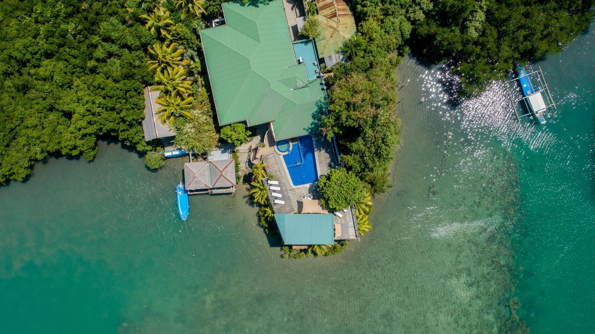Edgewater Dive & Spa Resort Пуэрто-Галера Экстерьер фото